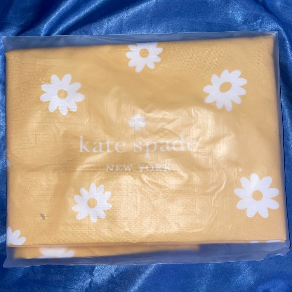 Kate spade daisy tote bag